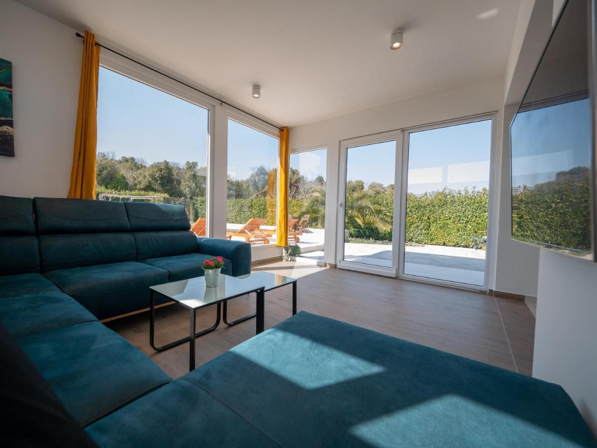 Villa Vinky Pola Esterno foto